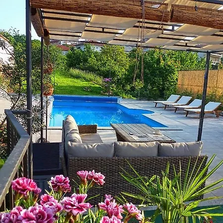 Apartment Beautiful Selci Located In Private House With The Private Pool