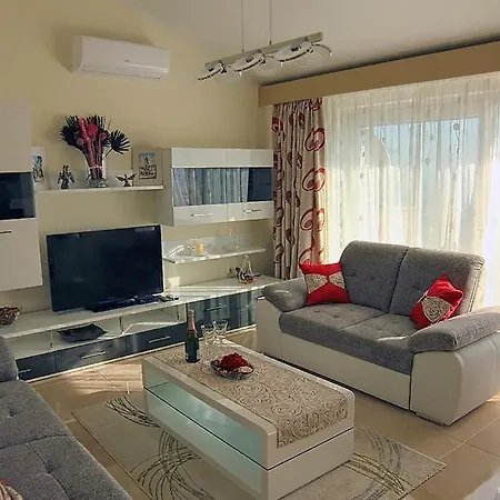 Beautiful Selci Located In Private House With The Private Pool Apartman *