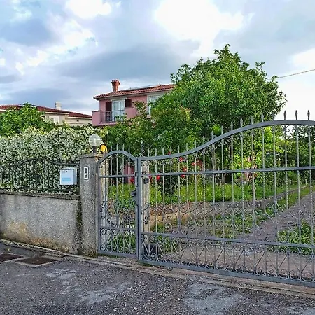 Beautiful Selci Located In Private House With The Private Pool * Риека