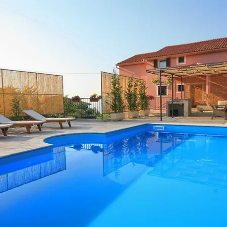 Beautiful Selci Located In Private House With The Private Pool Апартаменты Риека